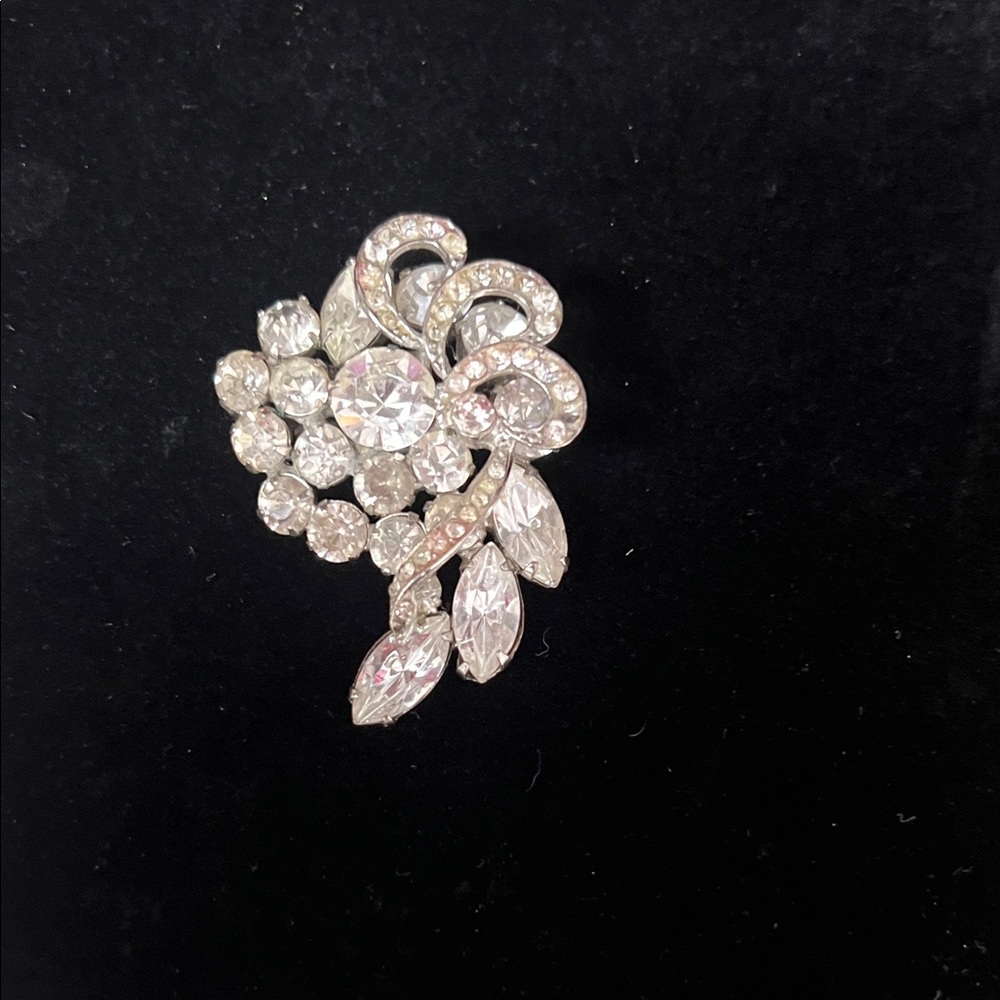 Vintage Weiss Sparkling Silver Crystal Brooch